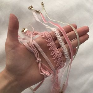 NWOT Felt/lace pink choker set (5)